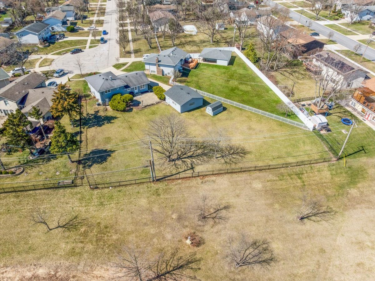 1000 Lancaster Court, Hoffman Estates, IL 60169