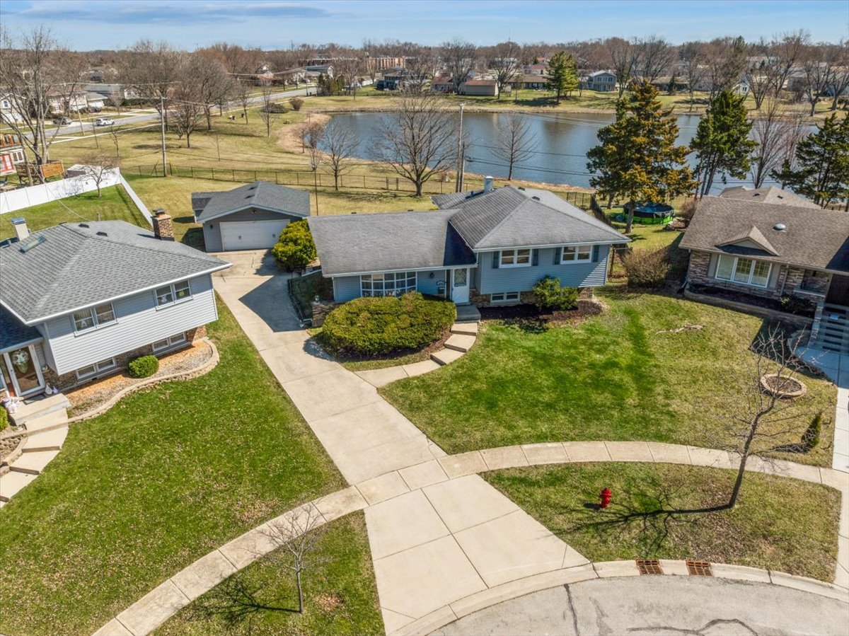 1000 Lancaster Court, Hoffman Estates, IL 60169