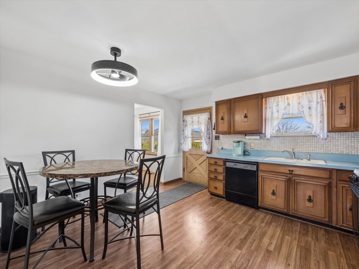 1000 Lancaster Court, Hoffman Estates, IL 60169