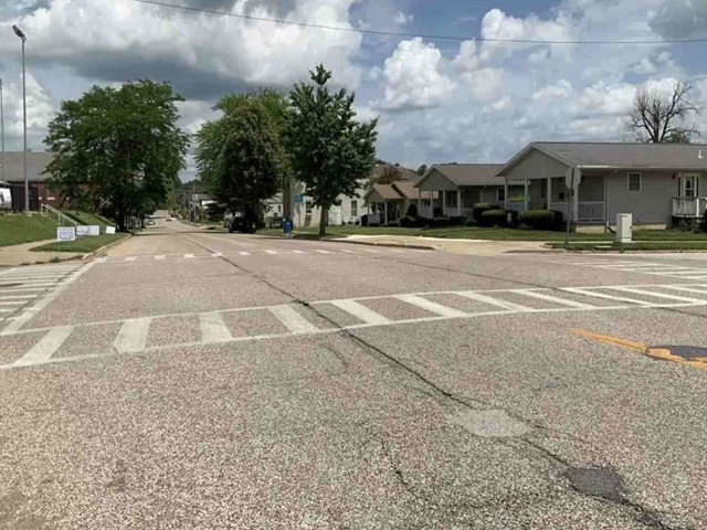 631 N 8th Street, Quincy, IL 62301