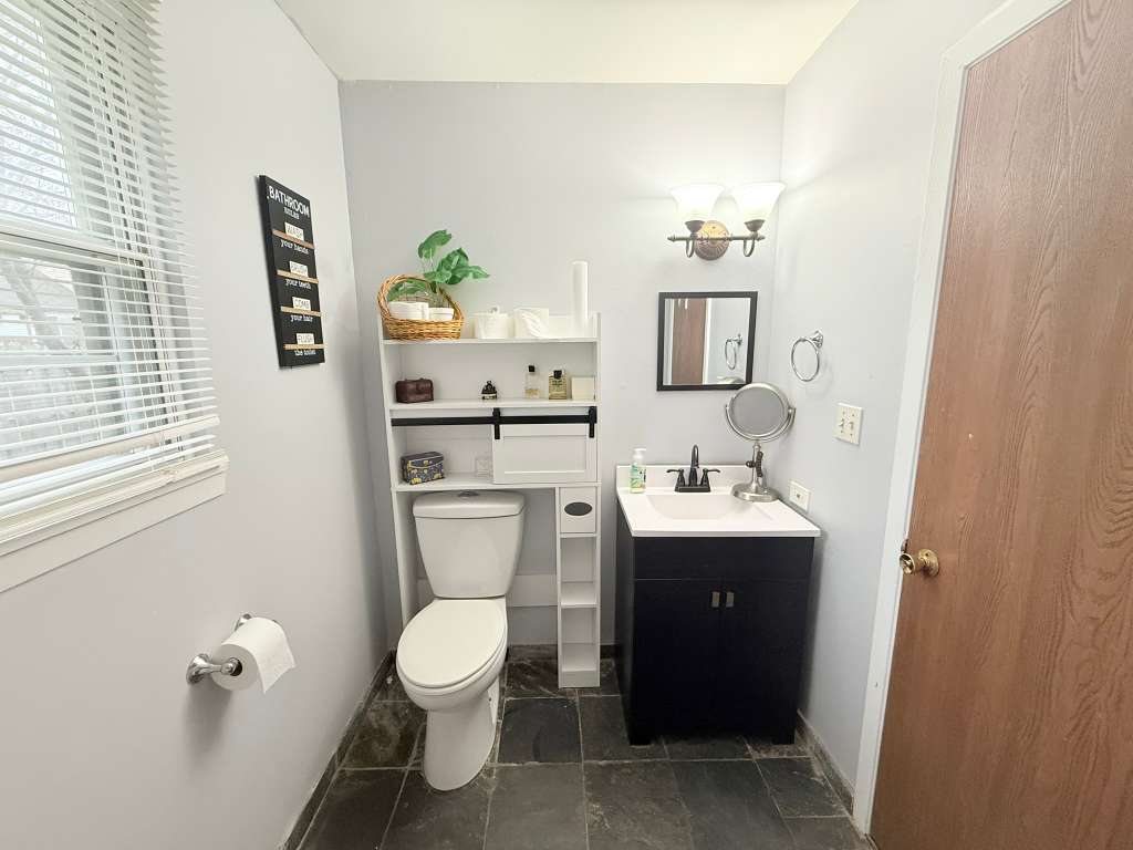 640 Pleasant Place, Island Lake, IL 60042