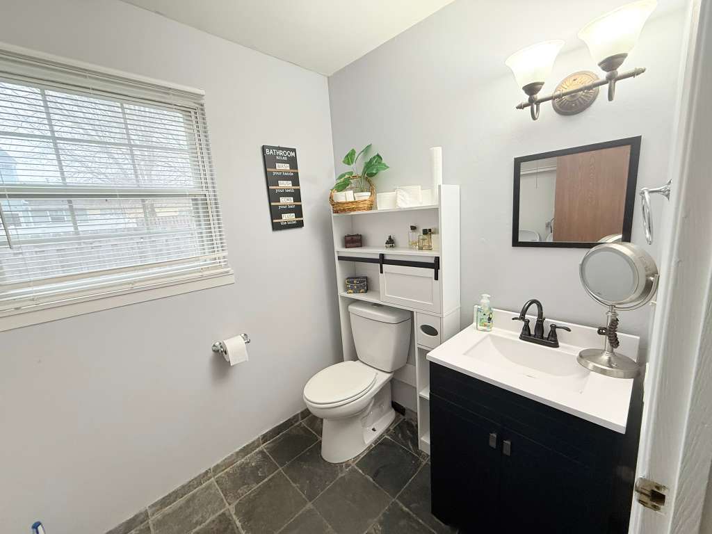 640 Pleasant Place, Island Lake, IL 60042