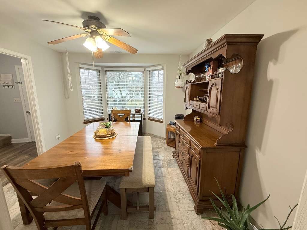 640 Pleasant Place, Island Lake, IL 60042