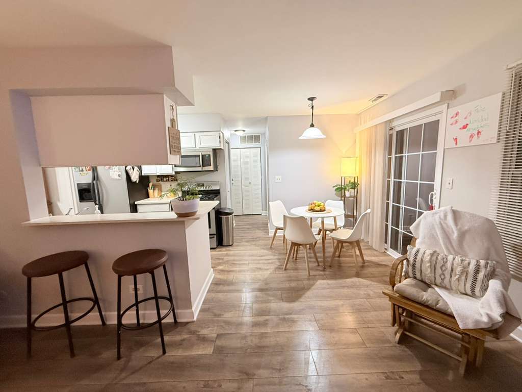 640 Pleasant Place, Island Lake, IL 60042