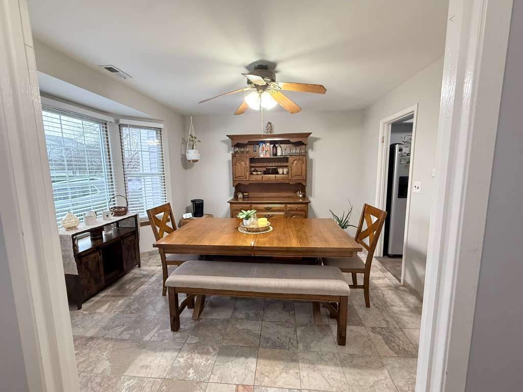 640 Pleasant Place, Island Lake, IL 60042