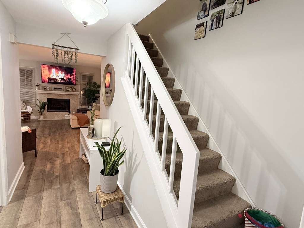 640 Pleasant Place, Island Lake, IL 60042