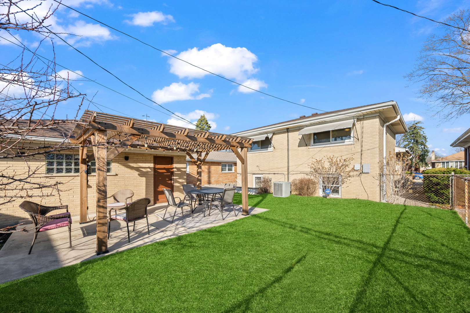 2610 Sunnyside Avenue, Westchester, IL 60154