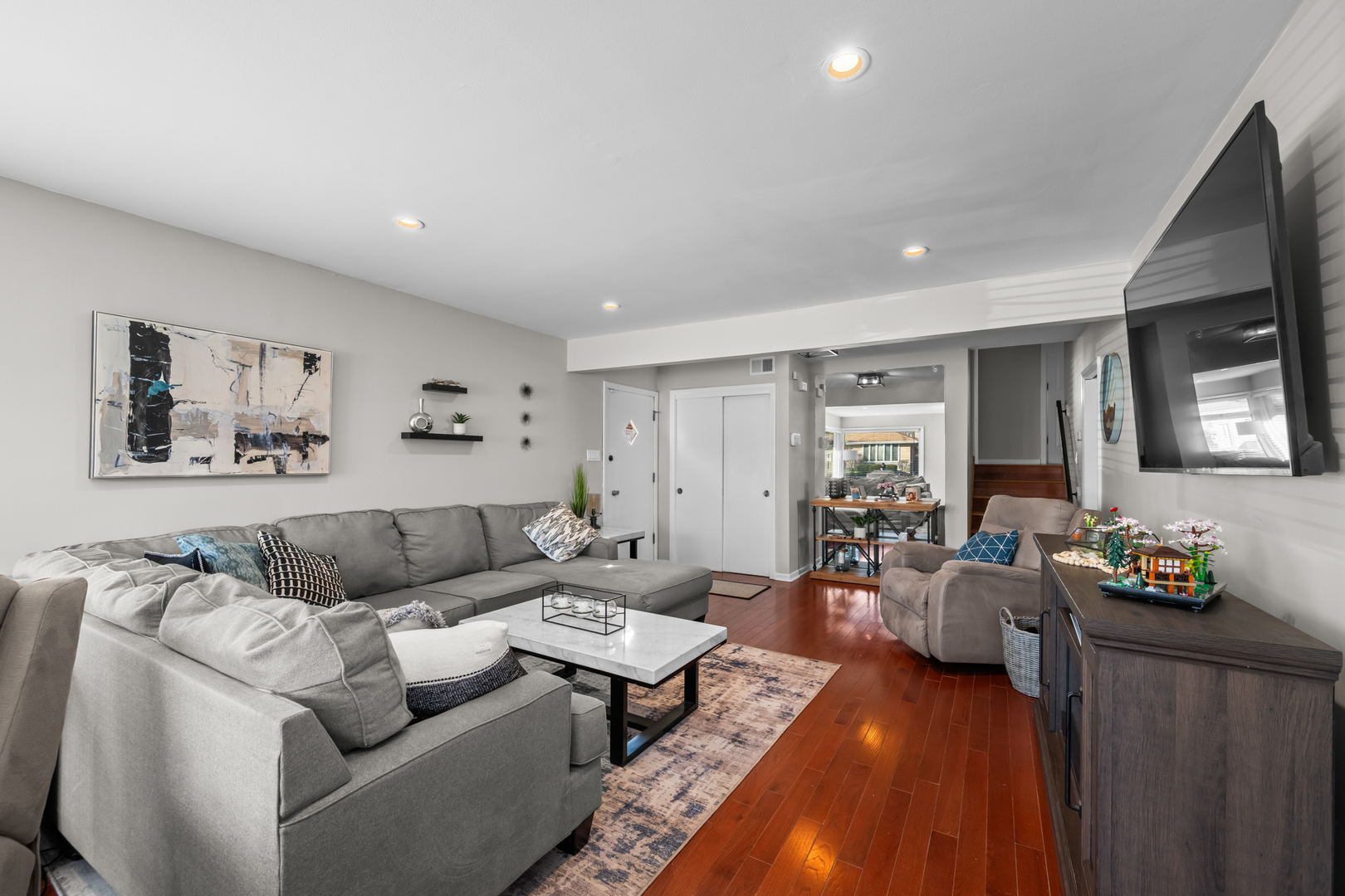 2610 Sunnyside Avenue, Westchester, IL 60154