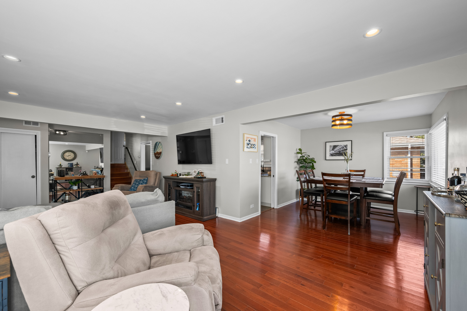 2610 Sunnyside Avenue, Westchester, IL 60154