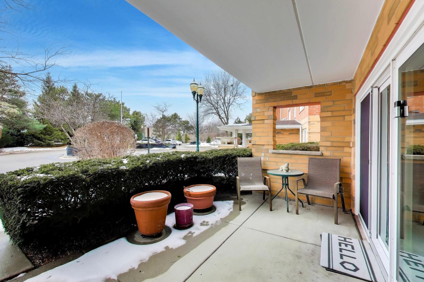 710 Creekside Drive #104A, Mount Prospect, IL 60056