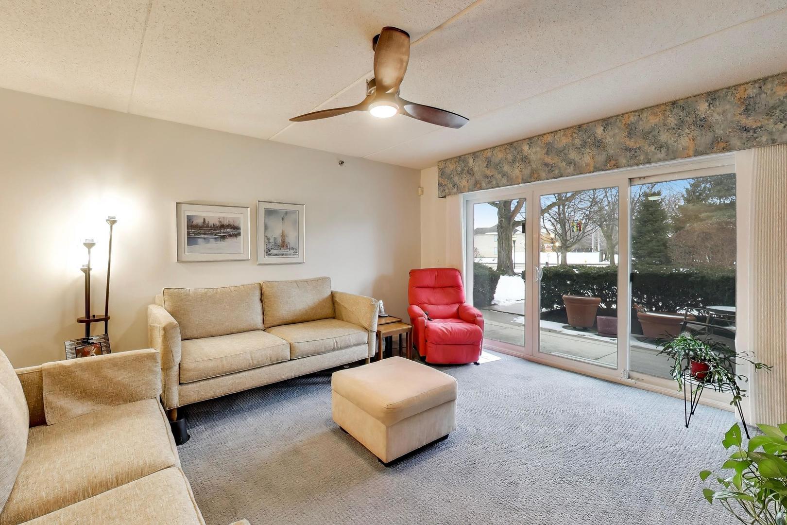 710 Creekside Drive #104A, Mount Prospect, IL 60056