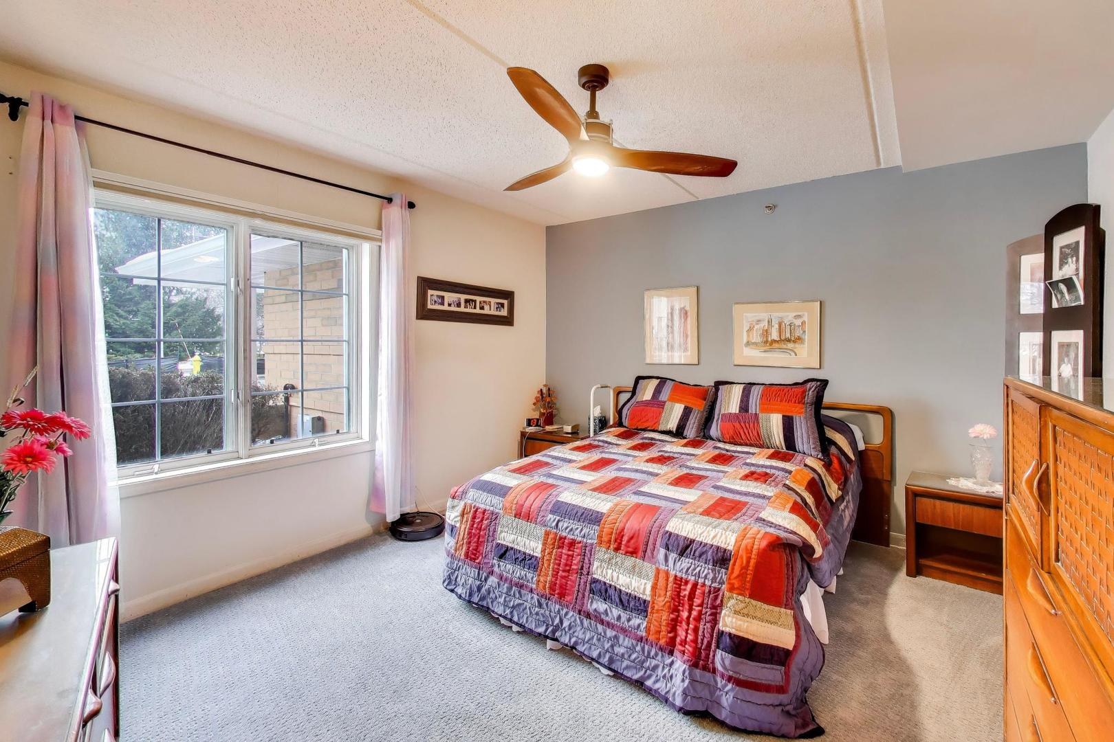 710 Creekside Drive #104A, Mount Prospect, IL 60056