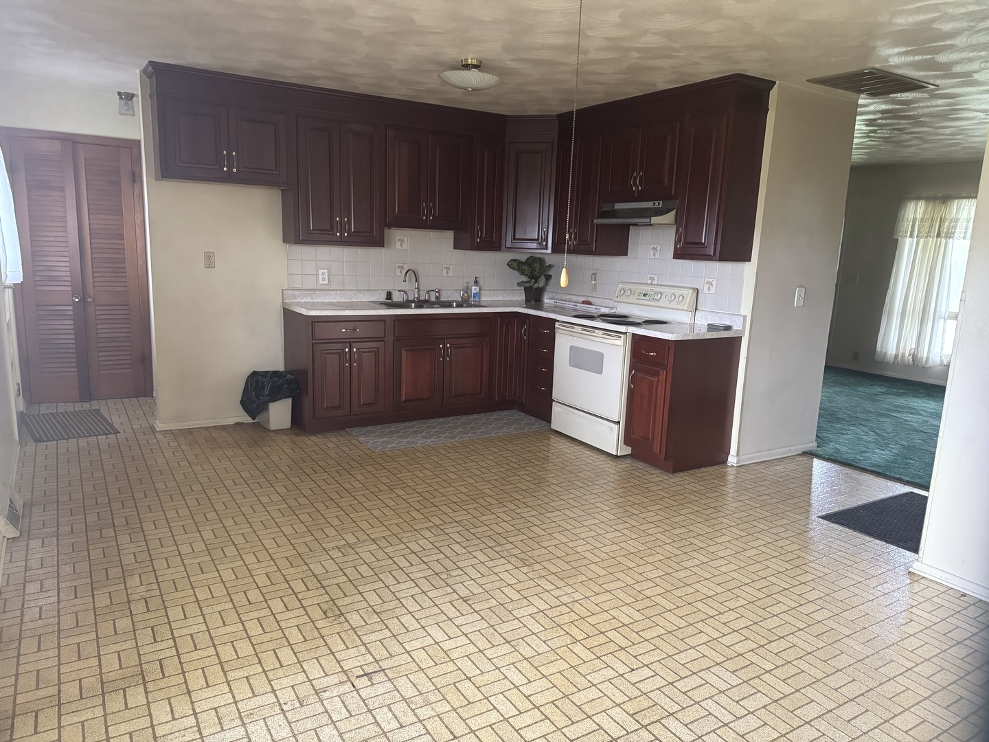 100 Hazelwood Drive, Wyanet, IL 61379
