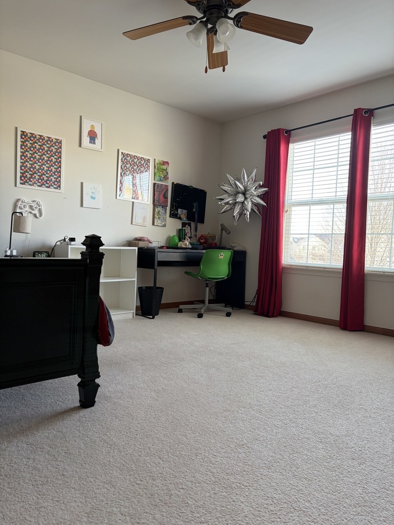 537 W Mara Lynn Court, Round Lake, IL 60073