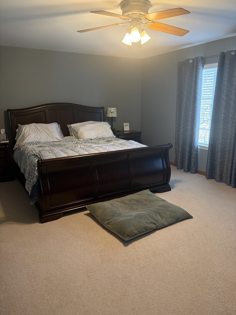 537 W Mara Lynn Court, Round Lake, IL 60073