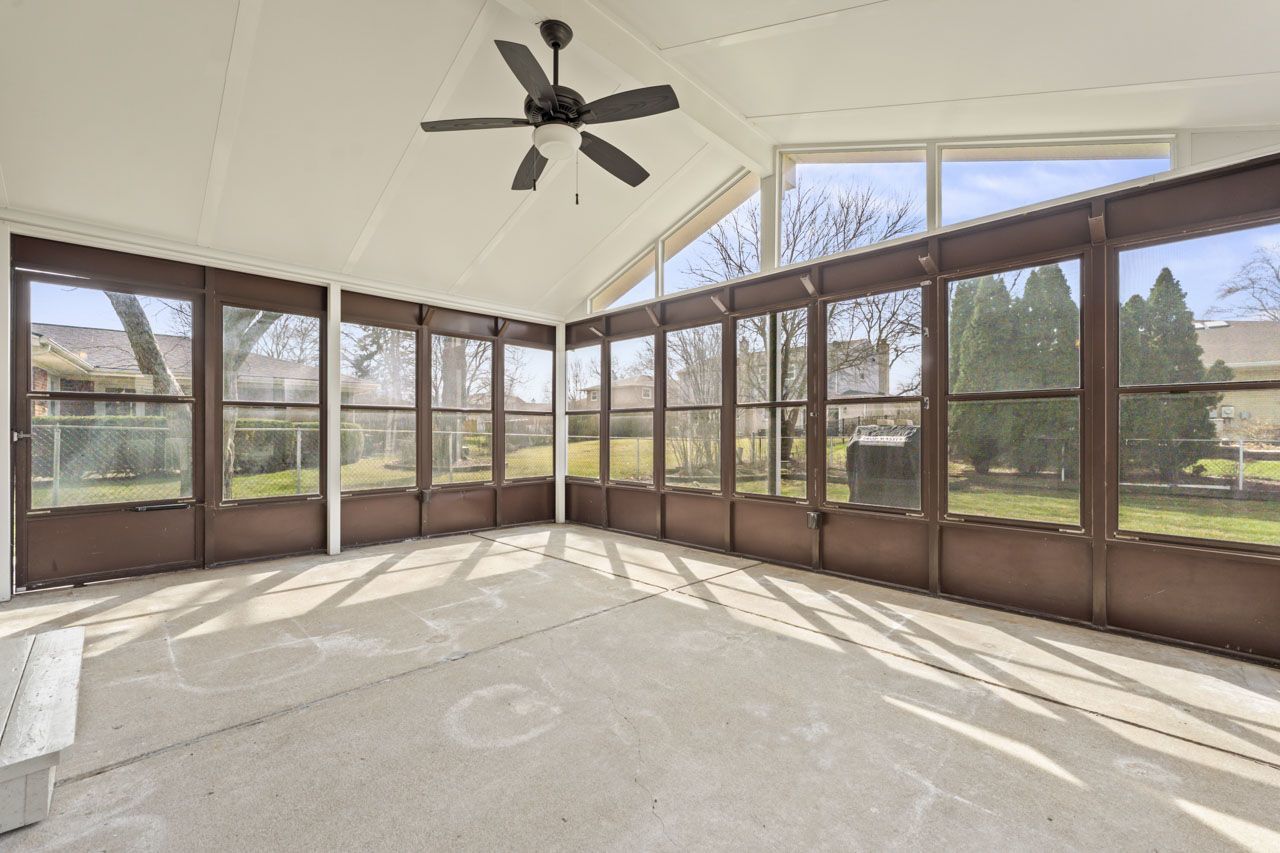 2007 E Robinhood Lane, Arlington Heights, IL 60004