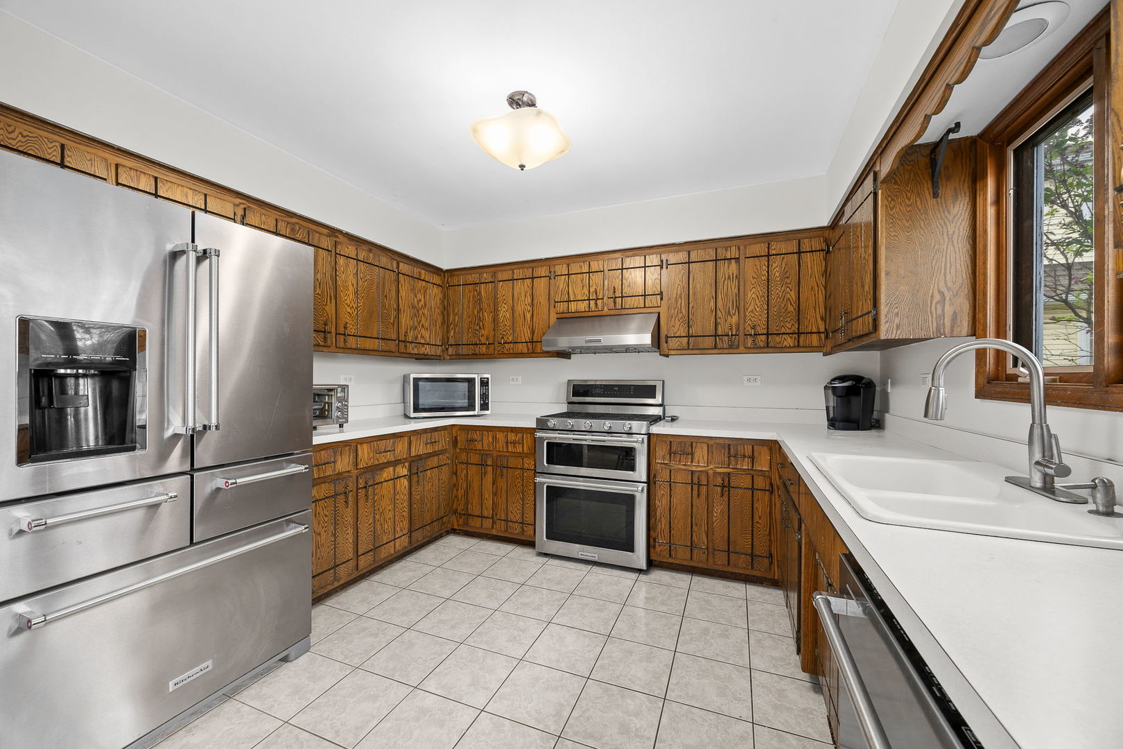 4821 Wallbank Avenue, Downers Grove, IL 60515