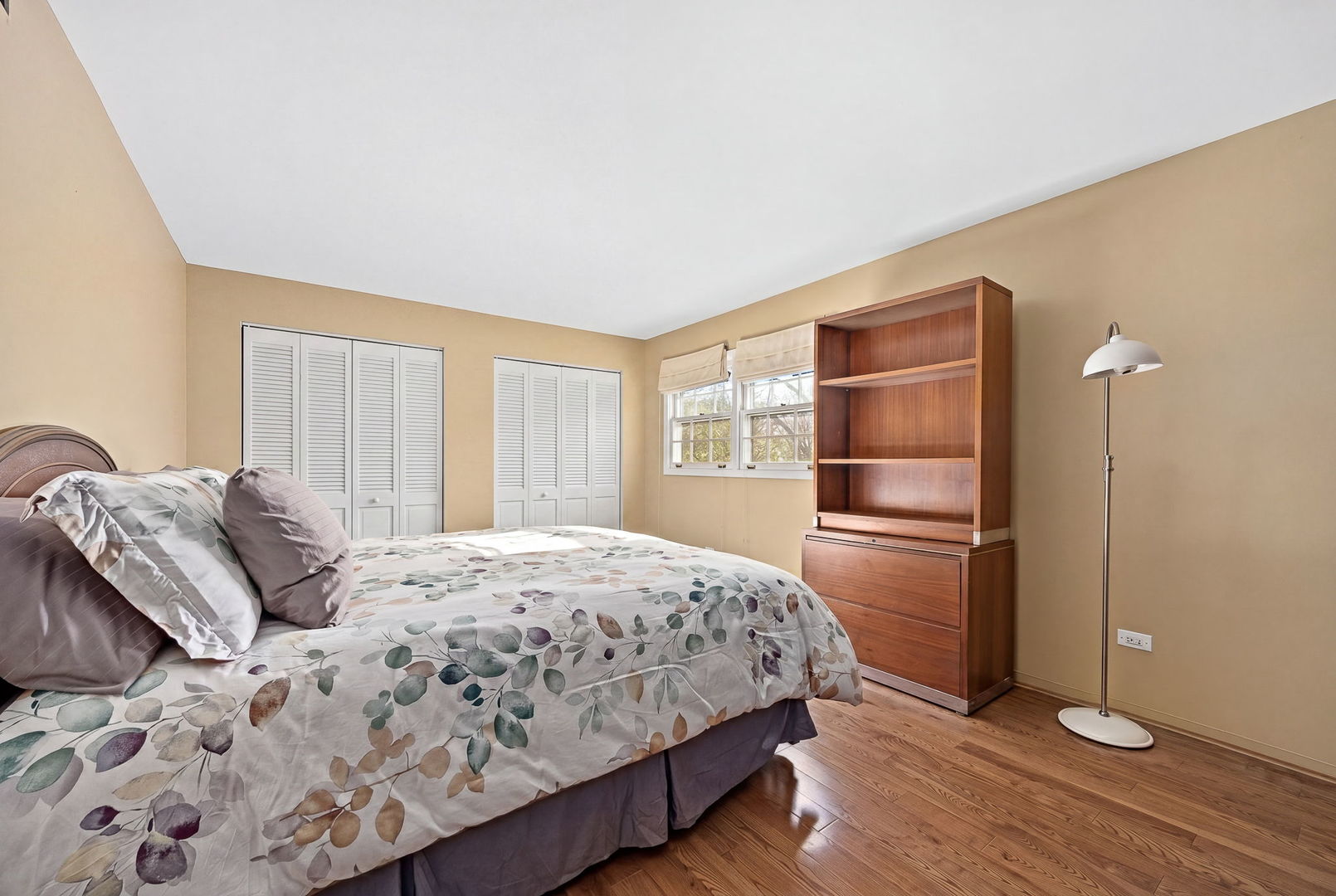 4821 Wallbank Avenue, Downers Grove, IL 60515
