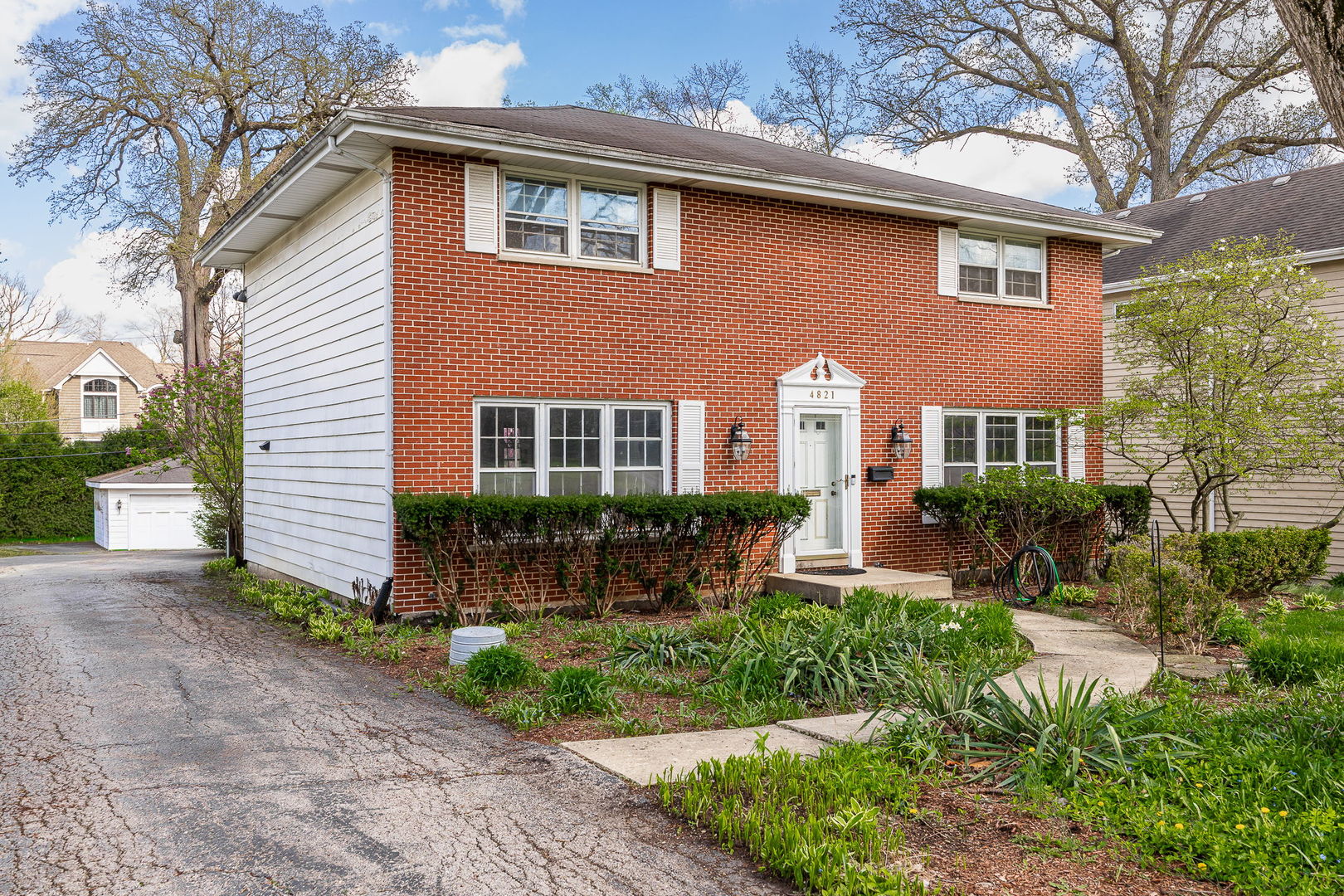 4821 Wallbank Avenue, Downers Grove, IL 60515