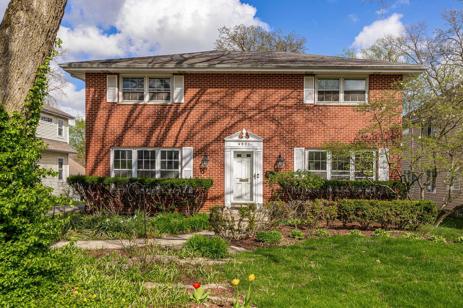 4821 Wallbank Avenue, Downers Grove, IL 60515