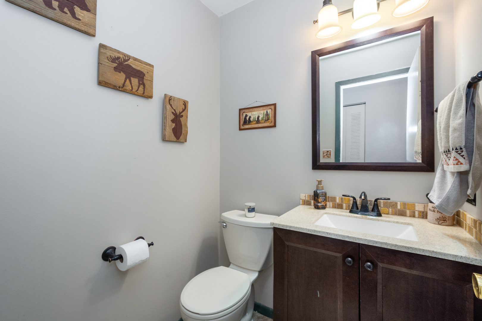 914 Wembley Drive, Island Lake, IL 60042