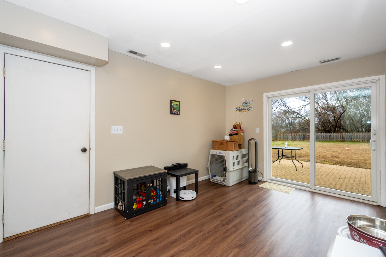 914 Wembley Drive, Island Lake, IL 60042