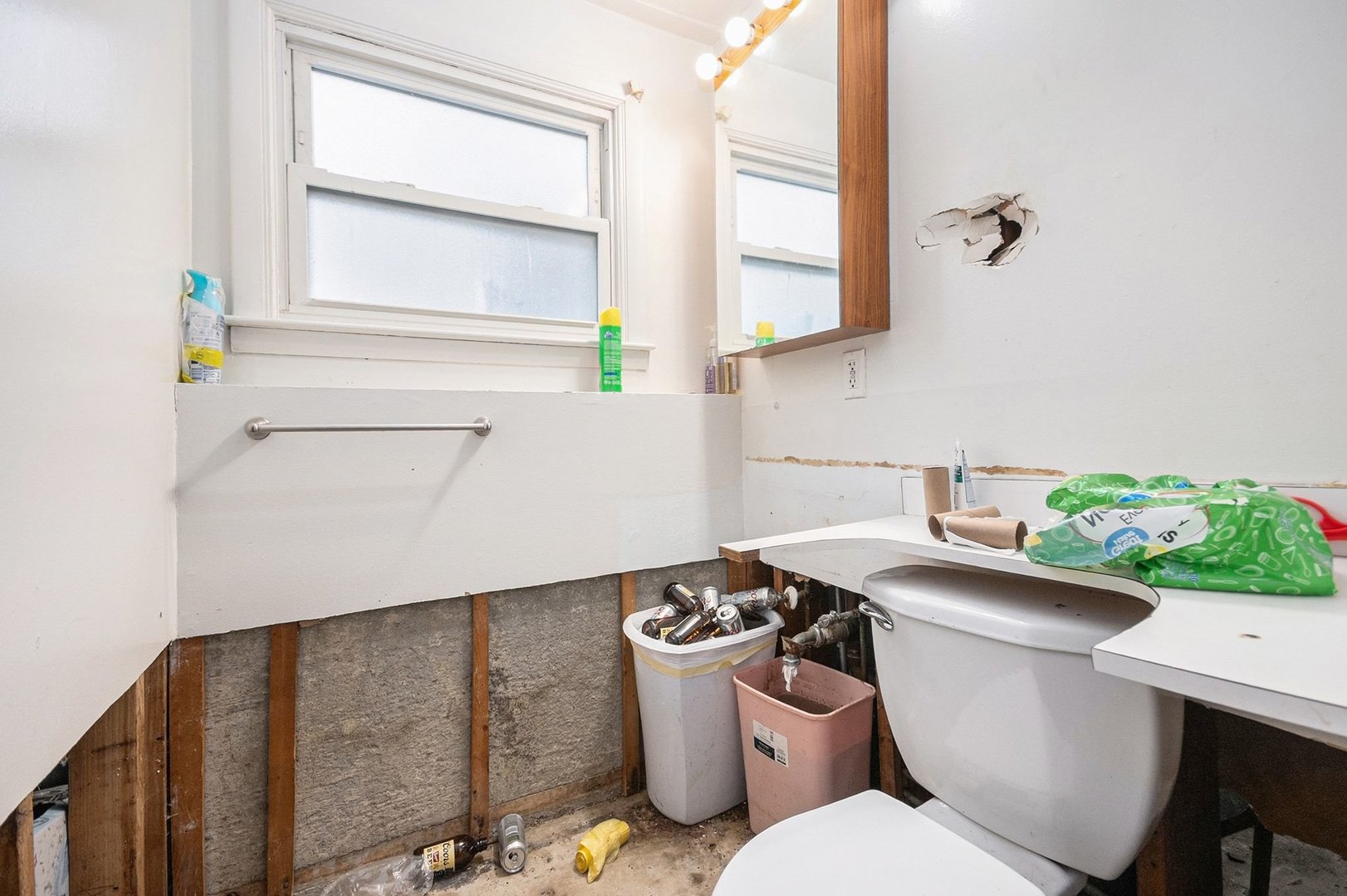 1241 S Elmwood Avenue, Waukegan, IL 60085