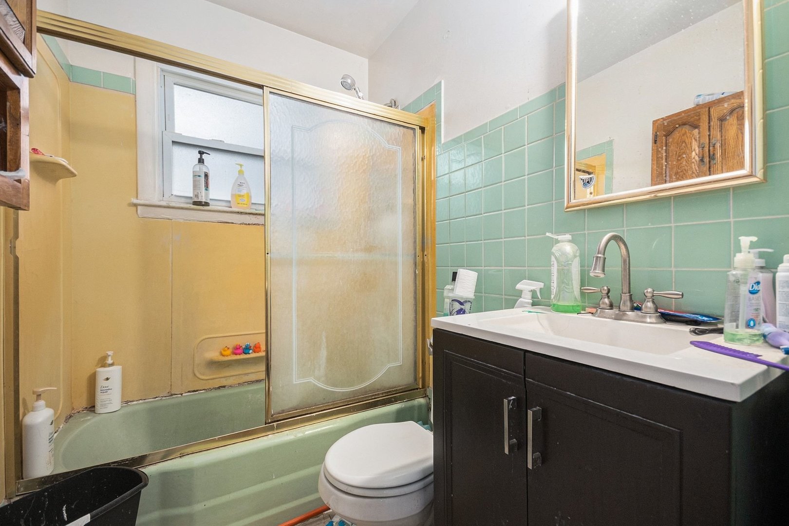 1241 S Elmwood Avenue, Waukegan, IL 60085