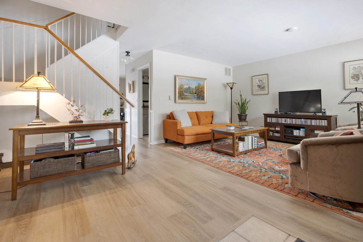 134 Bright Oaks Circle #134, Cary, IL 60013