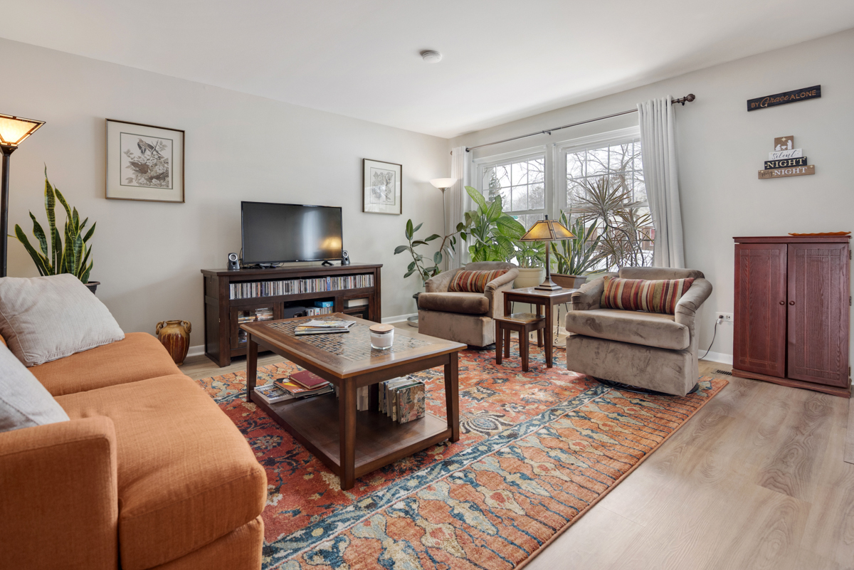 134 Bright Oaks Circle #134, Cary, IL 60013