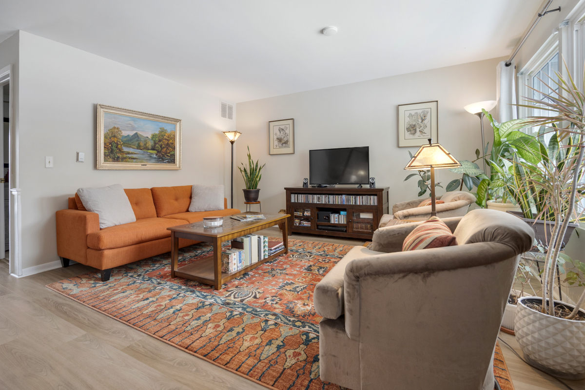 134 Bright Oaks Circle #134, Cary, IL 60013