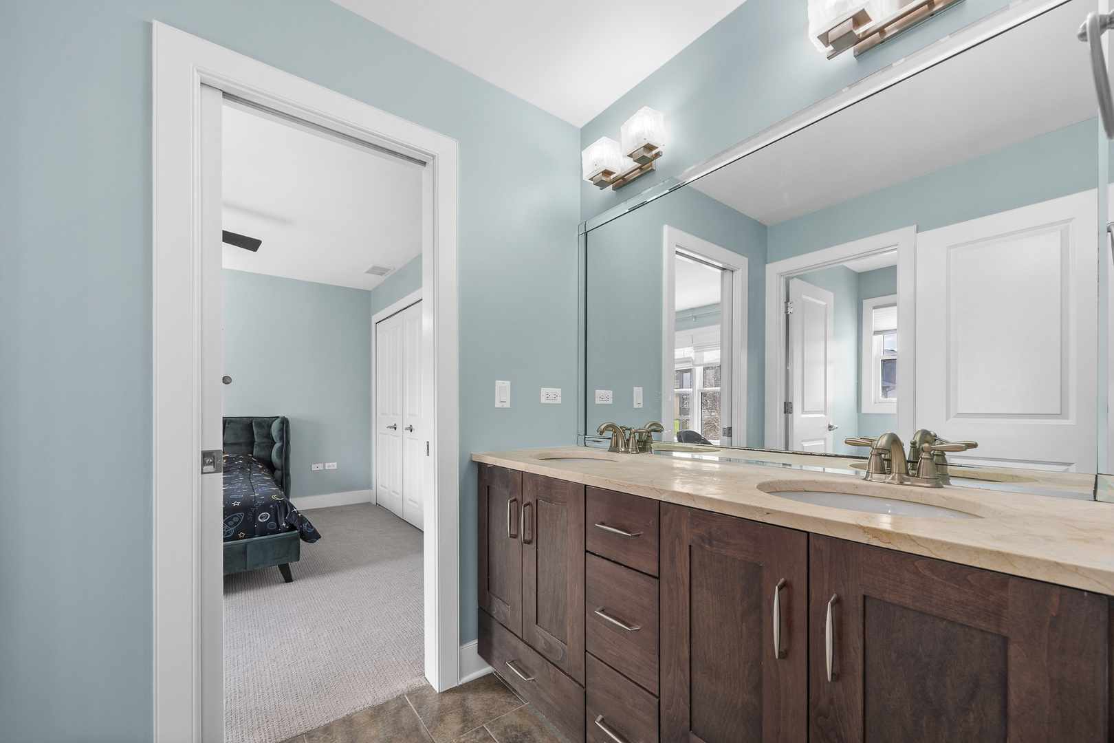 4328 Winterberry Avenue, Naperville, IL 60564