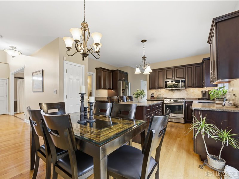 1109 Edwards Drive, Batavia, IL 60510