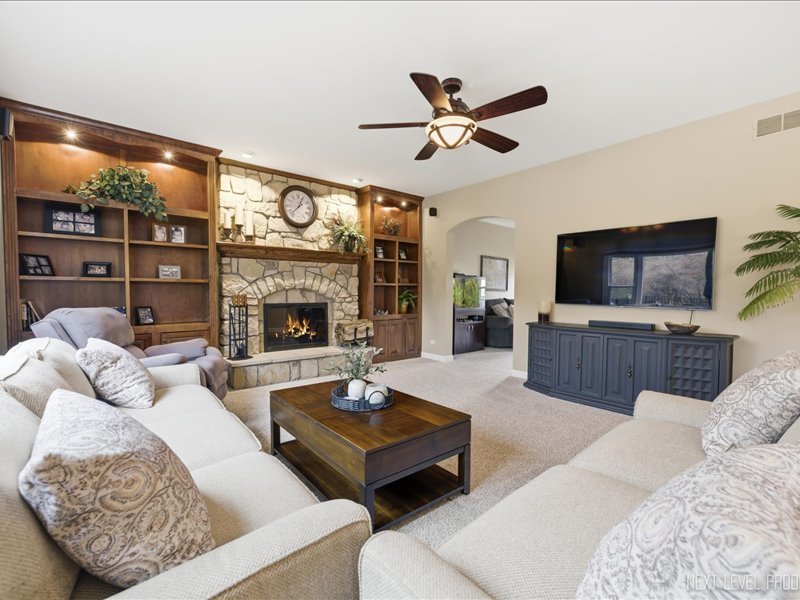 1109 Edwards Drive, Batavia, IL 60510