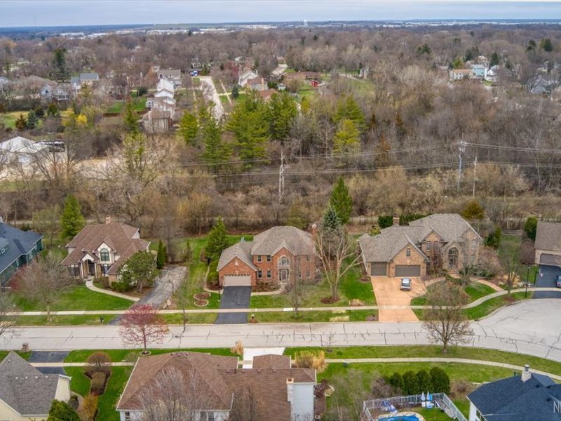 1109 Edwards Drive, Batavia, IL 60510