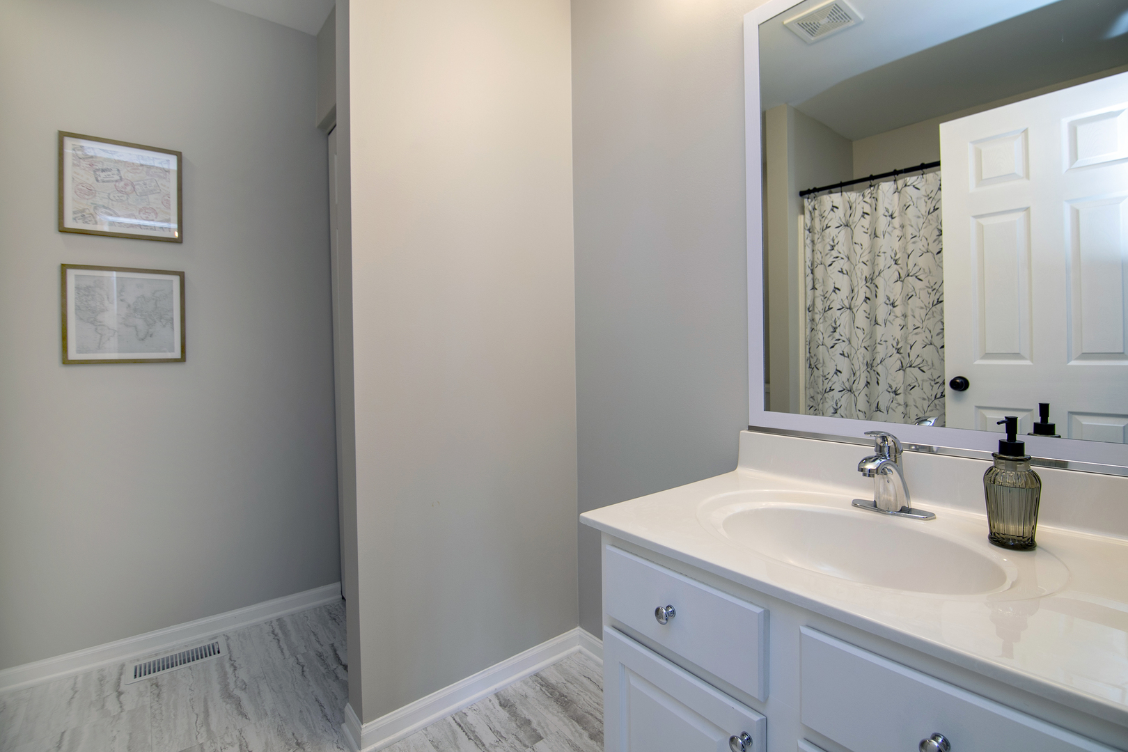 1675 Rosehall Lane, Elgin, IL 60123