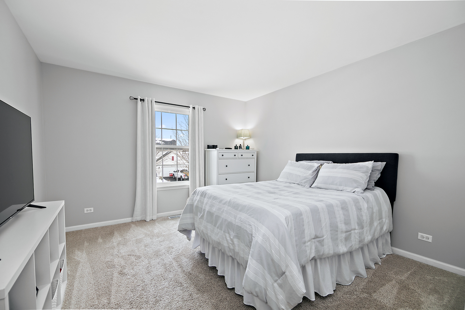 1675 Rosehall Lane, Elgin, IL 60123