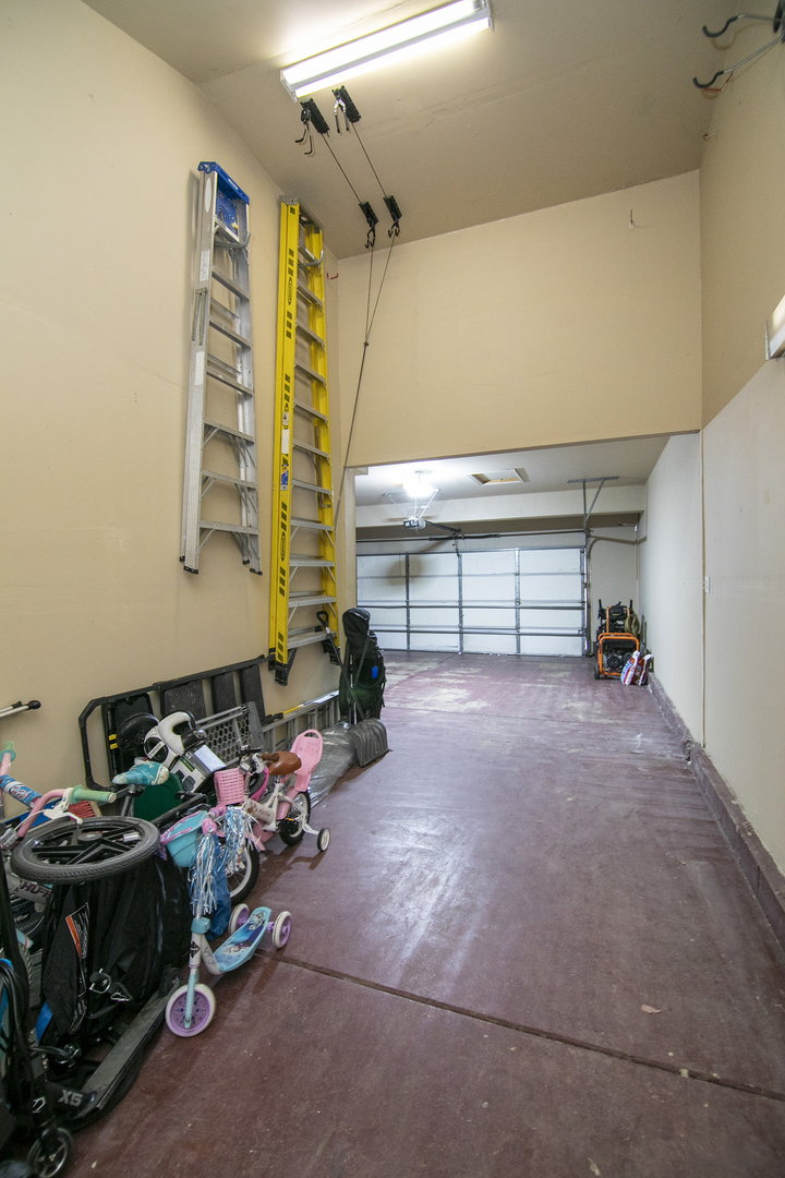 1675 Rosehall Lane, Elgin, IL 60123