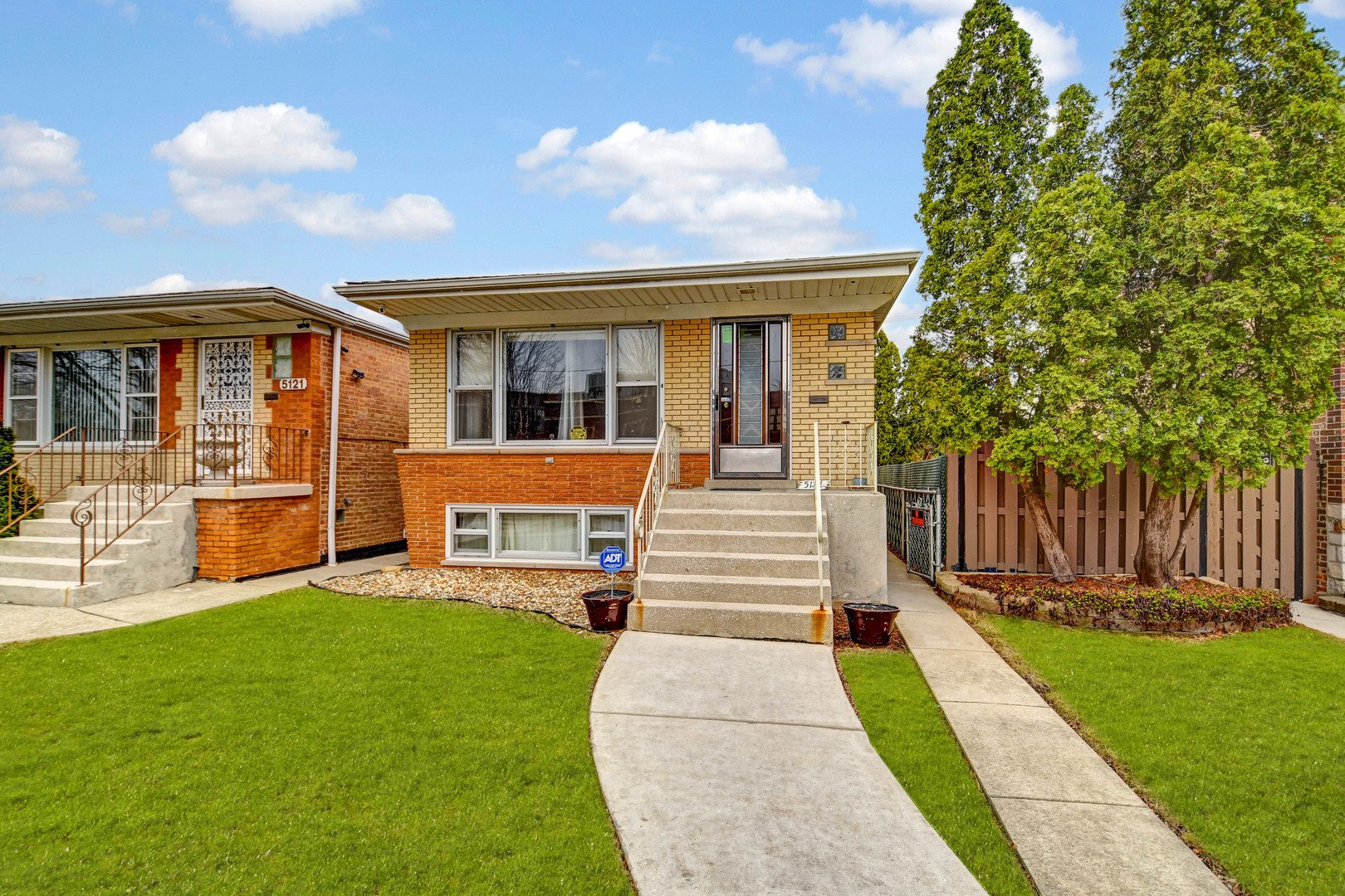 5123 S Lotus Avenue, Chicago, IL 60638