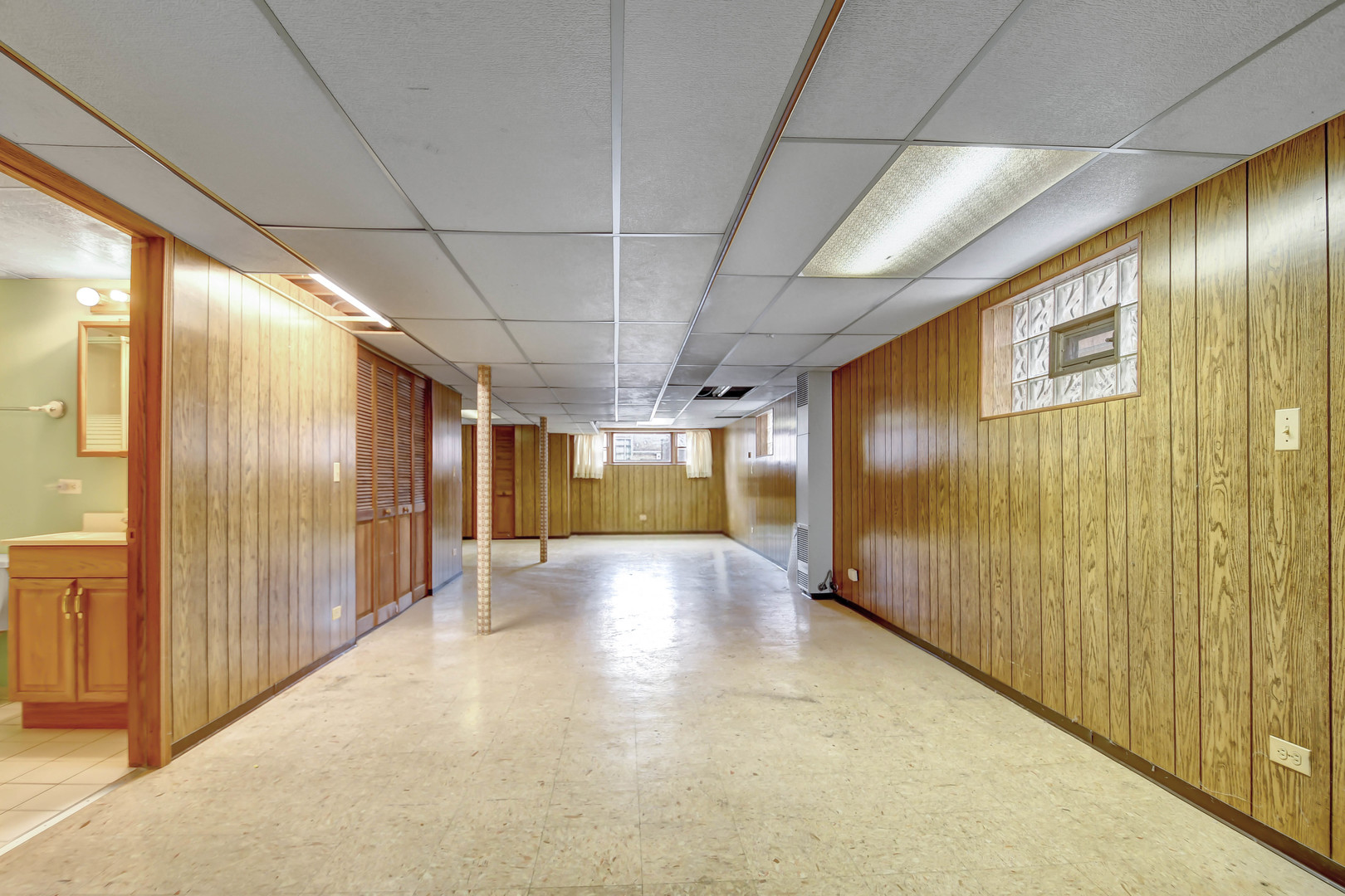 5123 S Lotus Avenue, Chicago, IL 60638