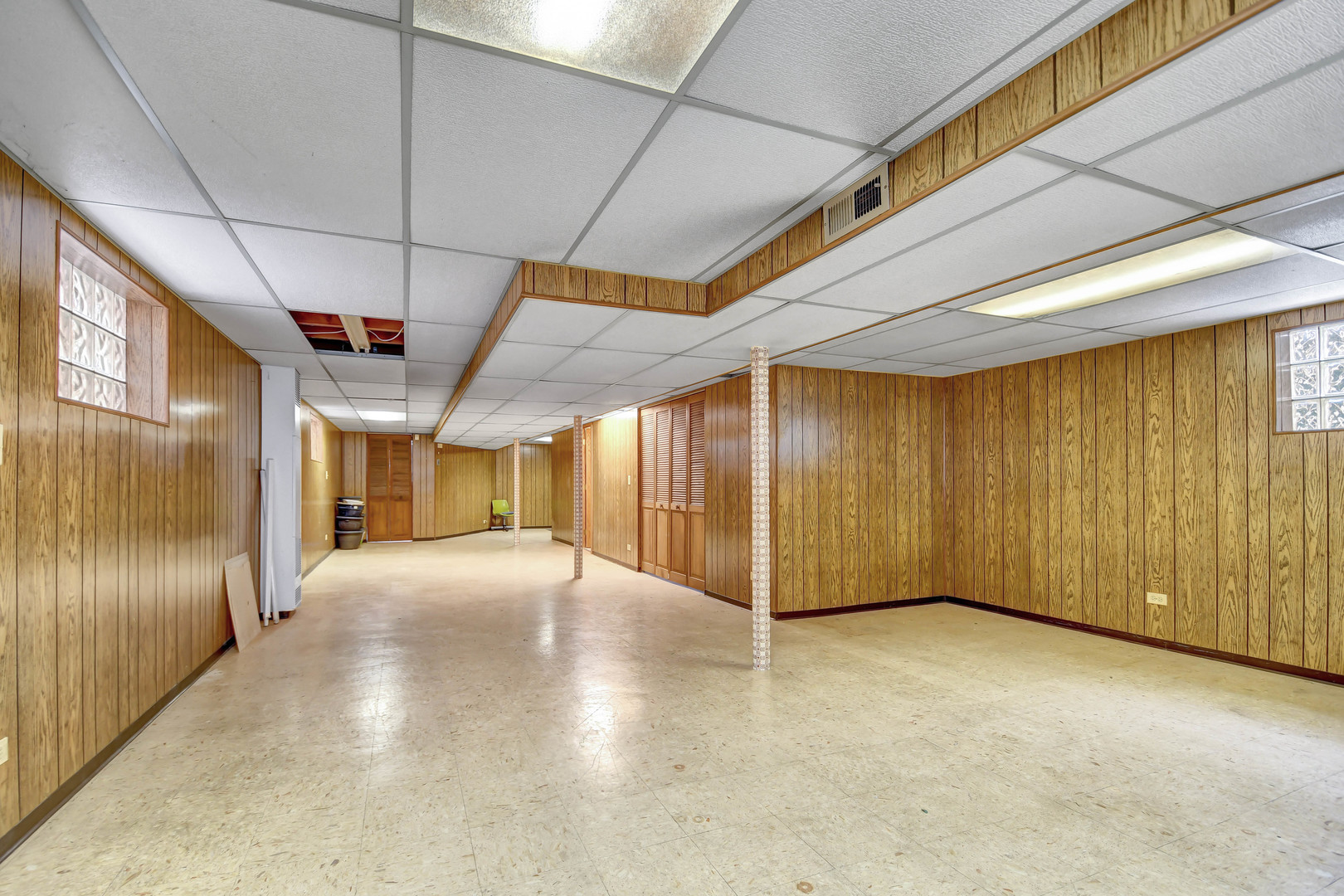 5123 S Lotus Avenue, Chicago, IL 60638