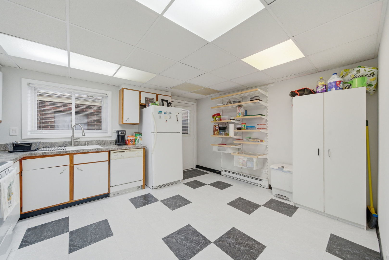 940 N Rohlwing Road #201A, Addison, IL 60101