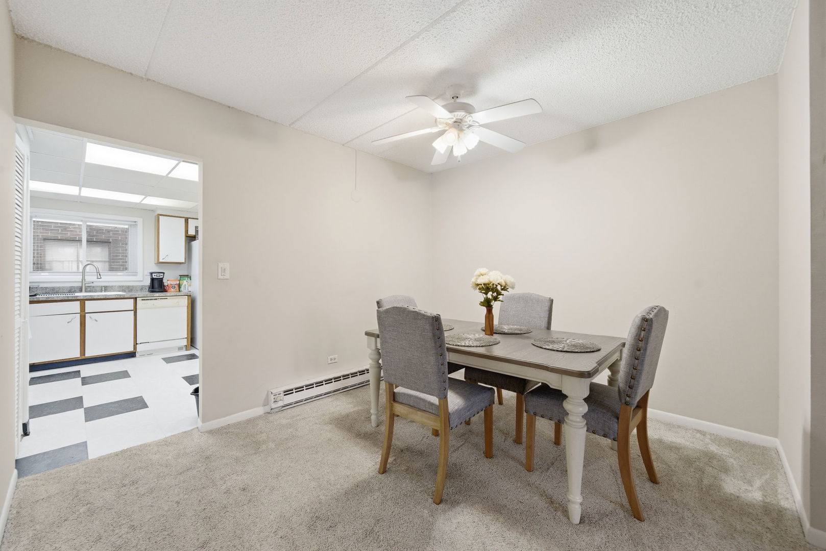 940 N Rohlwing Road #201A, Addison, IL 60101