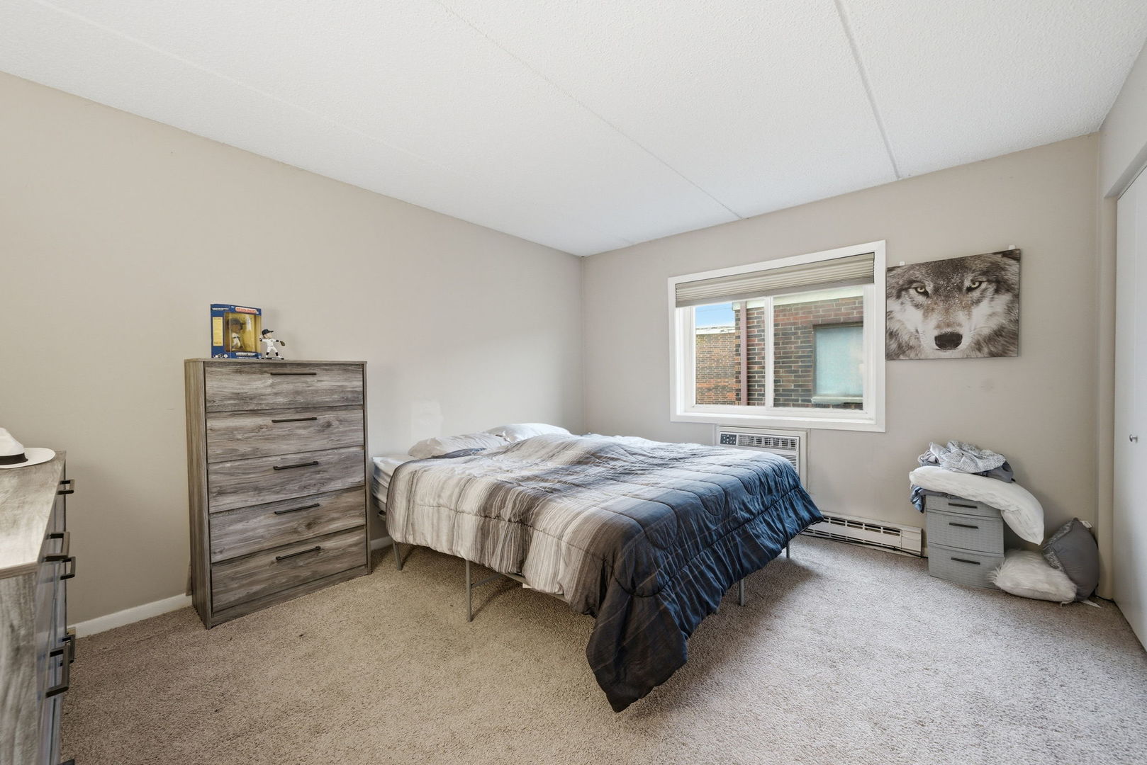 940 N Rohlwing Road #201A, Addison, IL 60101