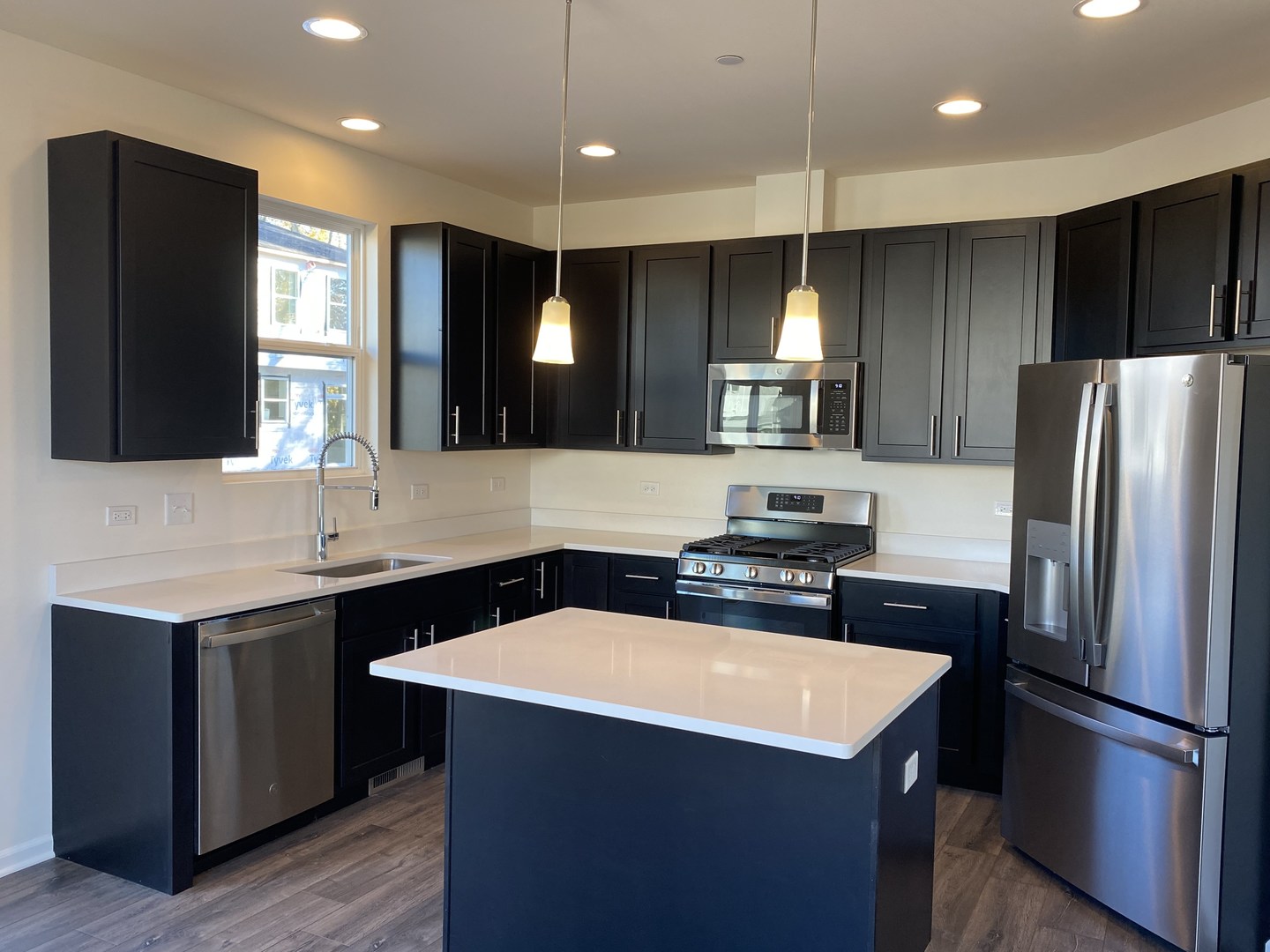 29w710 Cambridge Court, Warrenville, IL 60555