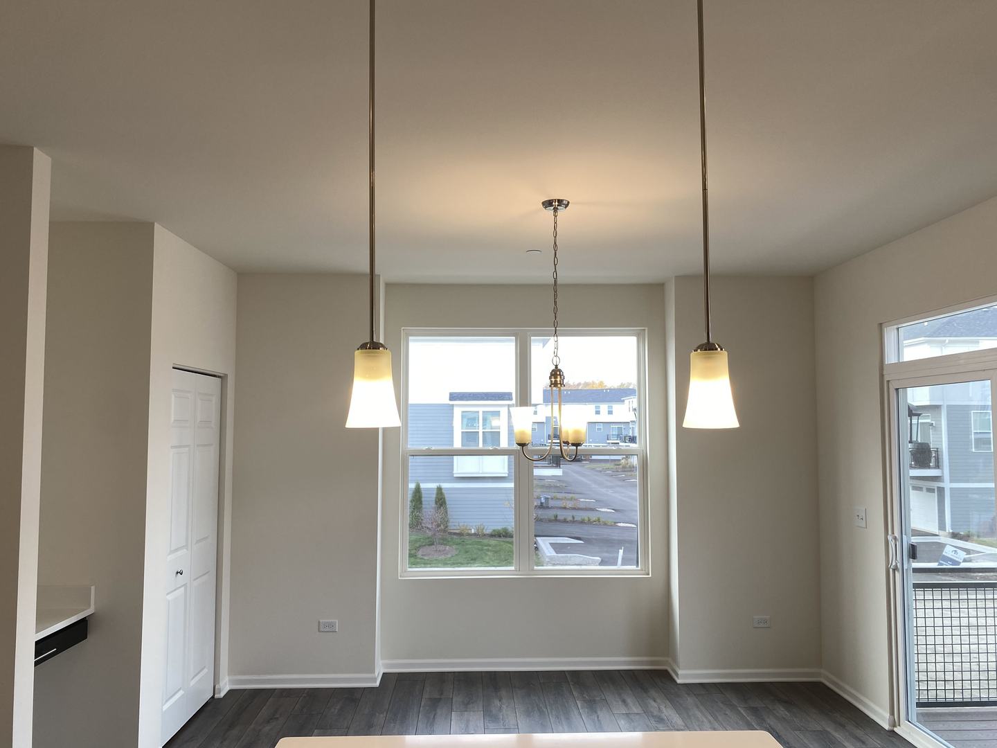 29w710 Cambridge Court, Warrenville, IL 60555