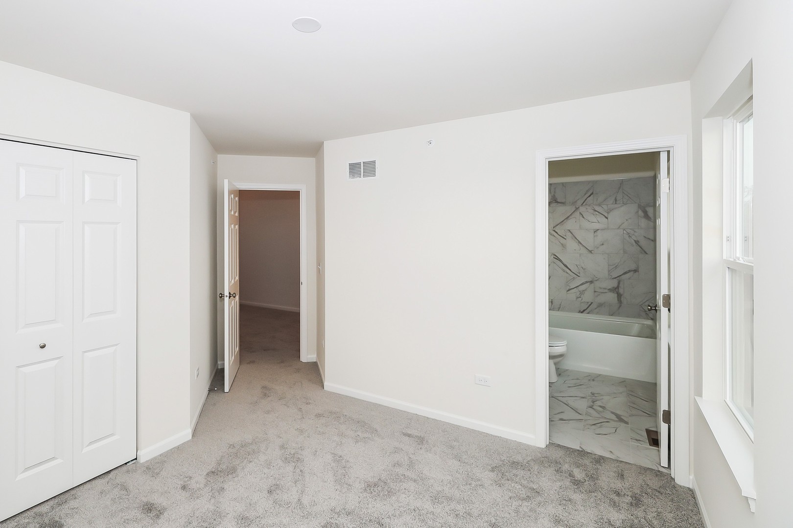 29w710 Cambridge Court, Warrenville, IL 60555