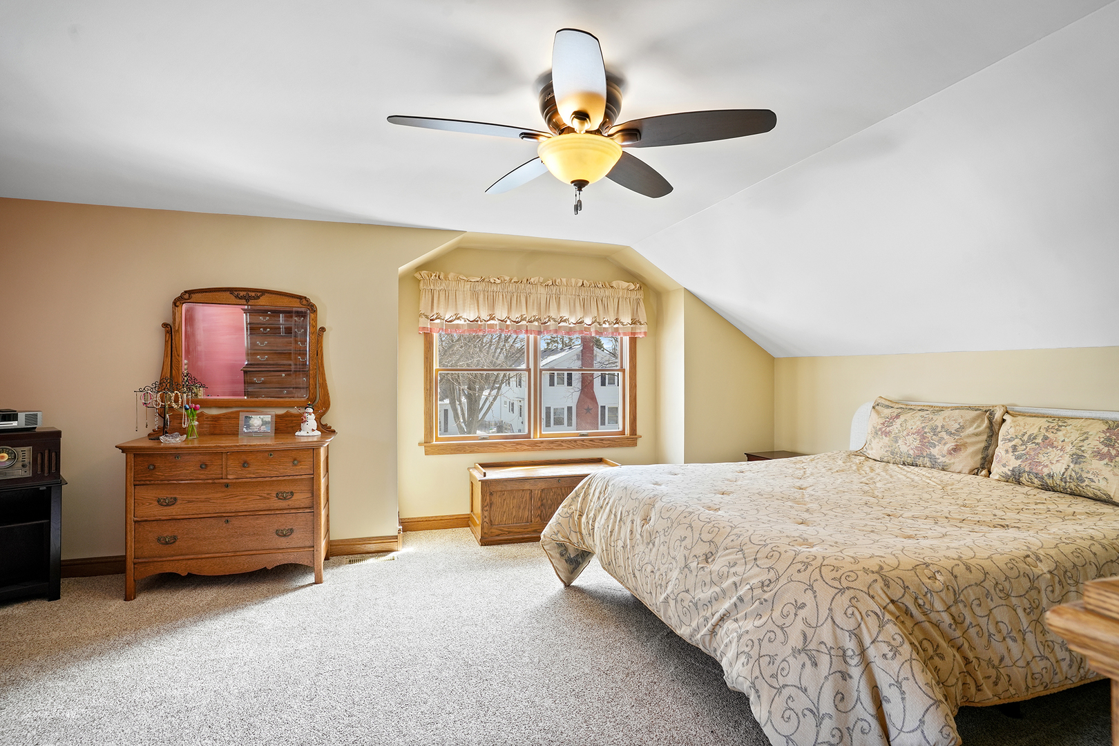 416 N Rush Street, Itasca, IL 60143