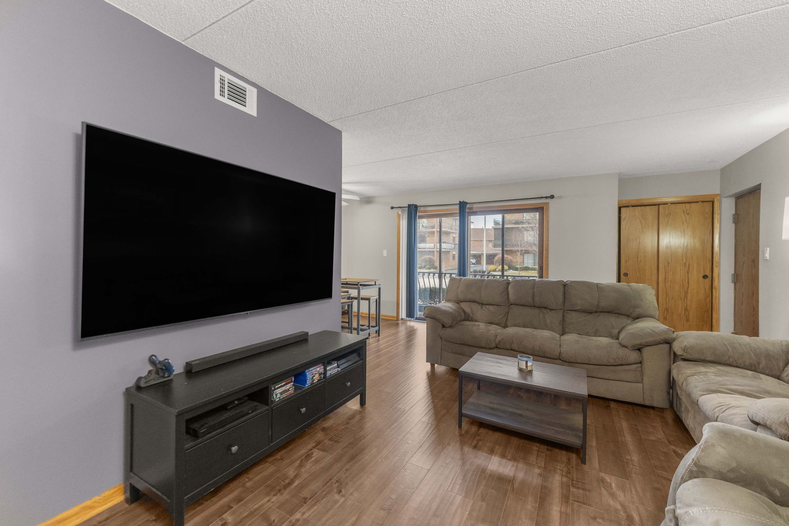 16819 81st Avenue #1S, Tinley Park, IL 60477