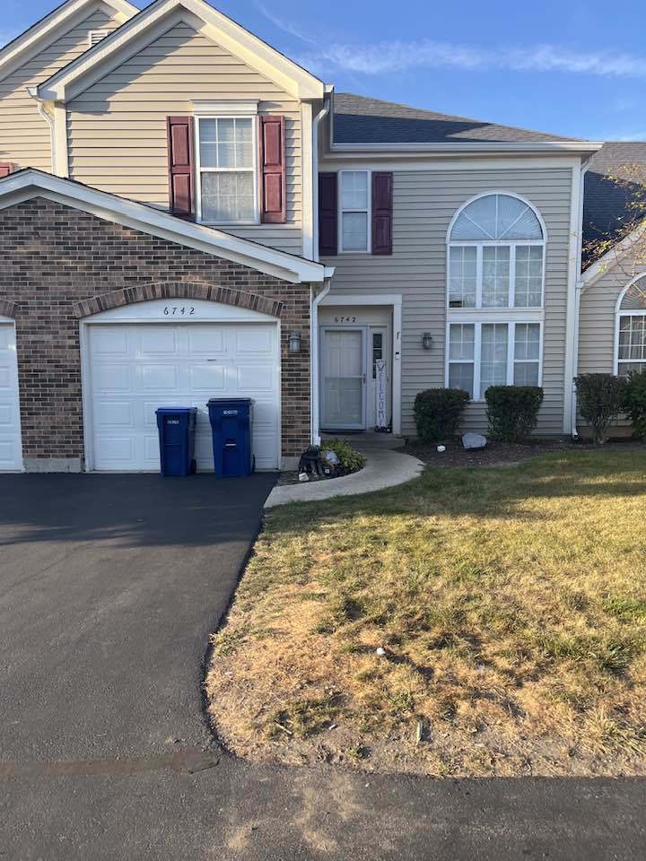 6742 E Wellsley Court, Gurnee, IL 60031